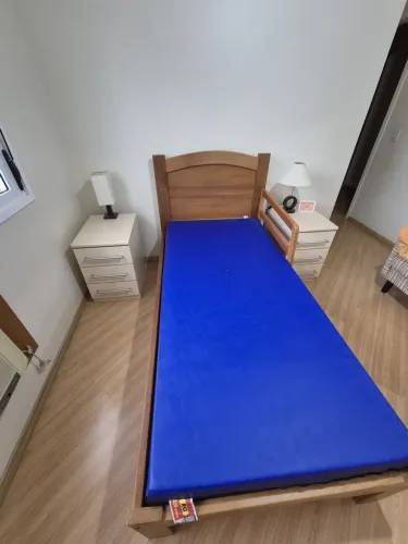 Colchão de solteiro com capa impermeável 