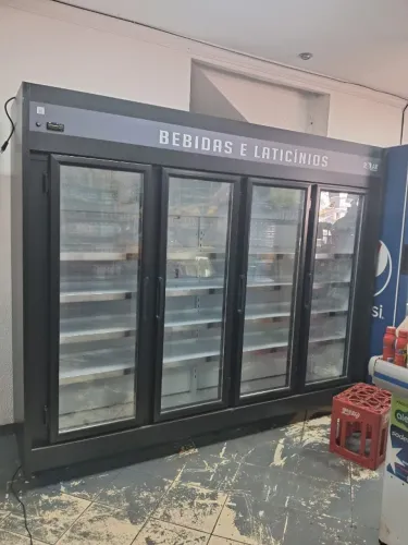 EXPOSITOR 4 PORTAS FRIOS E LATICINIOS POLAR NOVO
