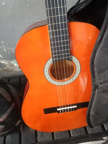 Violão Clássico Laranja - Som Envolvente!