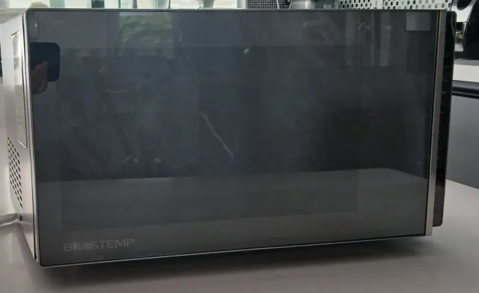 Forno de micro-ondas 32 litros.