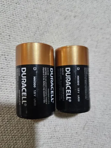 Par de pilhas Duracell D (grande)