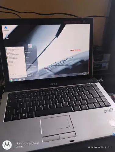 Notebook STI Semp Toshiba ( avarias  mas funcionando) leia o anúncio !!