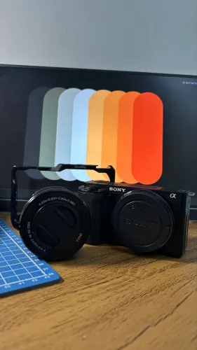 SONY ZV-E10 + LENTE DO KIT 16-50mm + CAGE SMALLRIG