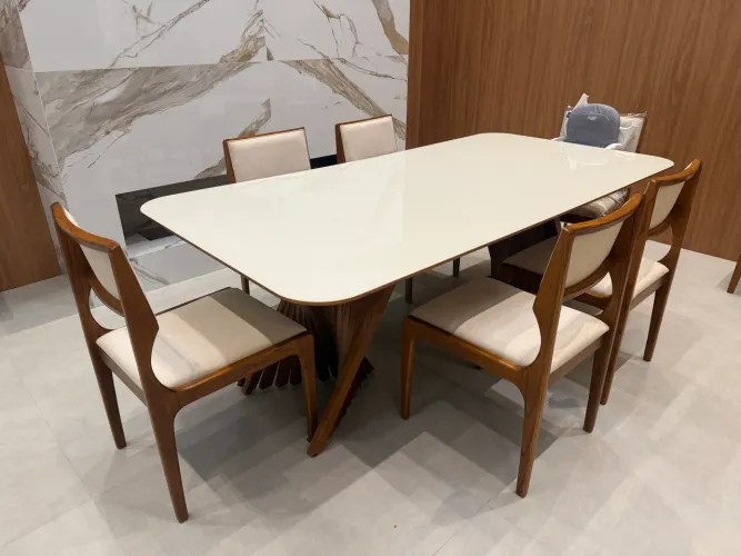 MESA COM 6 CADEIRAS