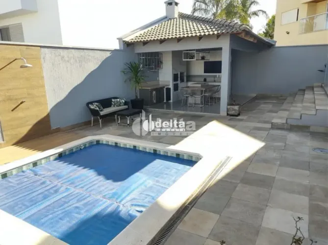 Casa no condomínio Gavea Hill 2 disponível para venda em Uberlândia-MG