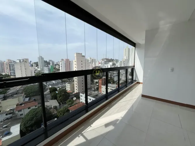 APARTAMENTO COM 2 QUARTOS C/SUÍTE E VARANDA INTEGRADA + 2 VAGAS DE GARAGEM EM BENTO FERREI