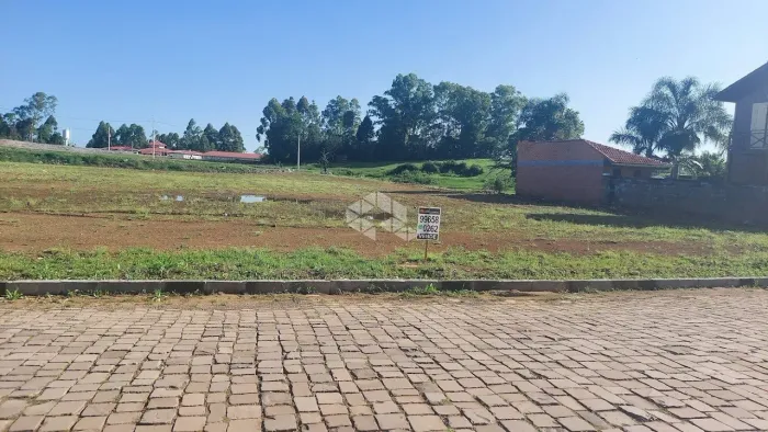 Terreno Central em Monte Belo do Sul, com 14,30 frente para a rua