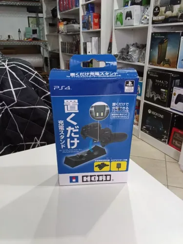 Vendo Base de Carregamento Controle Hori Ps4 Japonês Semi novo