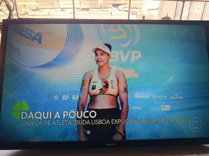 Tv quebrada galho funcionando perfeitamente