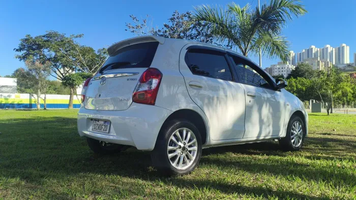 Toyota Etios XLS 1.5 Flex 16V 5P Mec. 2014