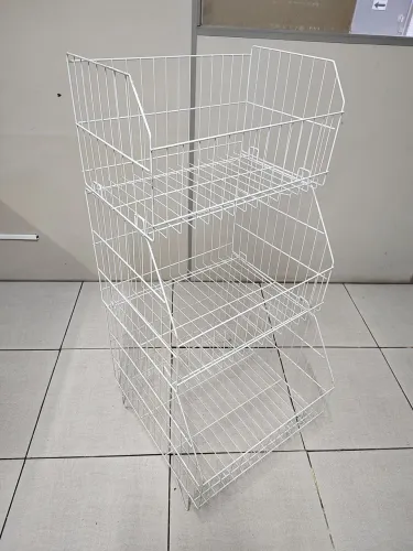 Cesto expositor aramado 