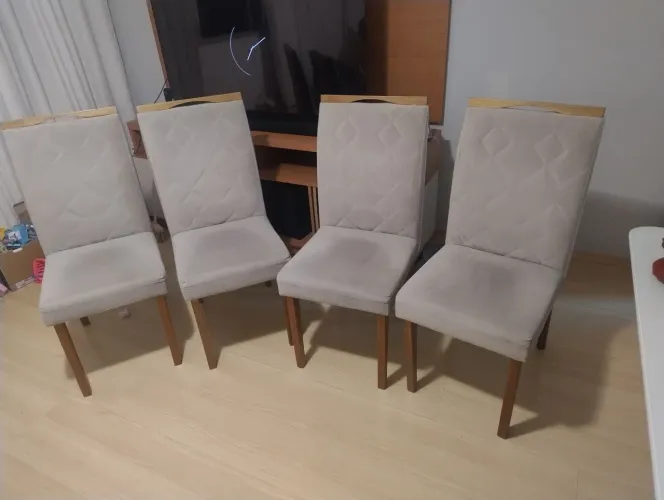 Vendo 4 cadeira sued cor cinza em perfeito estado novíssimas!