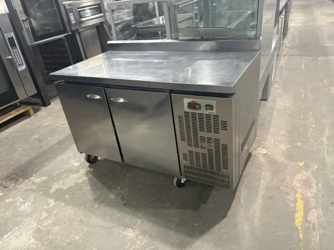 Balcão Refrigerado em Inox - 2 Portas 1,36x0,70 (Aceito Cartão)
