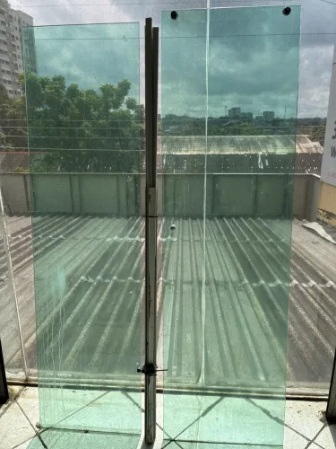 Box para banheiro de vidro cor verde 