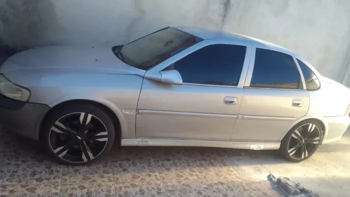 Chevrolet Vectra CD 2.2 16V / 2.0 16V Mec./aut. 2001