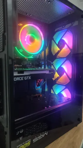 PC GAMER - Ryzen 3 2200G 3.70Ghz - GTX 1650 4GB - SSD + HD - 8GB DDR4