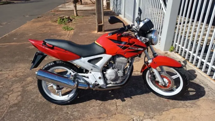 Vende_se Twister 250cc
