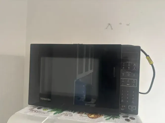 Micro-ondas Toshiba 35L 110V - Painel Digital
