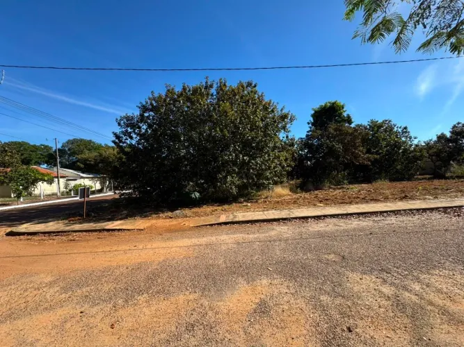 Vendo 02 Lotes junto esquina e contra esquina no setor jardim dos ypes