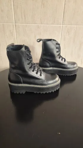 Coturno Vilela Boots cano médio