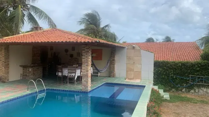 Imóvel para venda tem 335 metros quadrados com 4 quartos em Morro Branco - Beberibe - CE