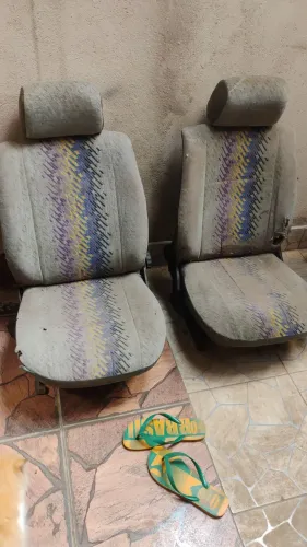 Par de bancos de carro