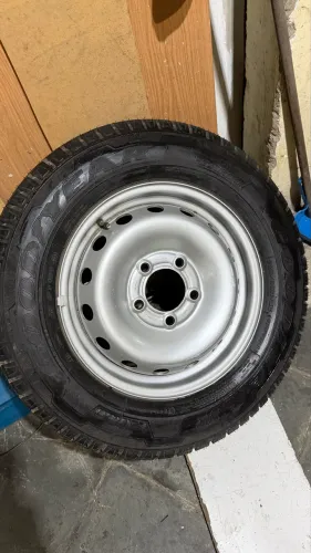 Roda Completa Aro 16 com Pneu Goodyear 225/65 R16C - Nova!