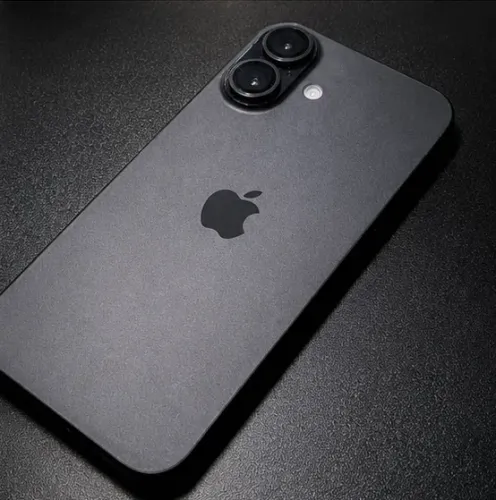VENDO IPHONE 16.