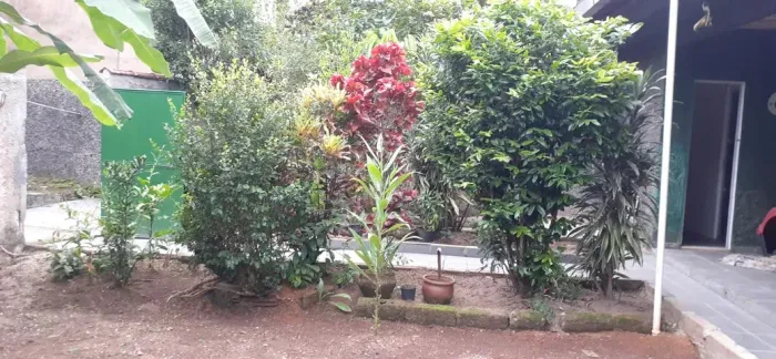 Casa Grande e no Centro do Guapiaçu para Alugar!