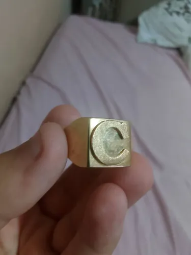 ANEL COM INICIAL "C" BANHADO A OURO 18K