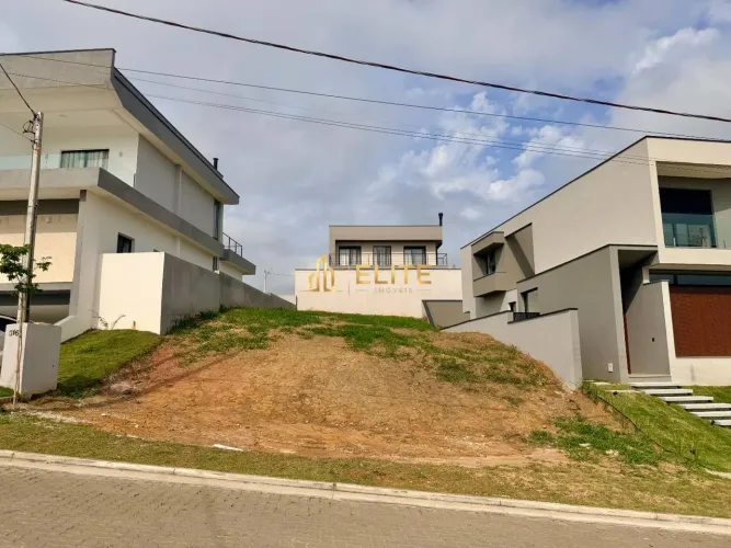 Terreno com leve aclive de 349 m² no Urbanova, Condomínio Terras Alpha, São José dos Campo