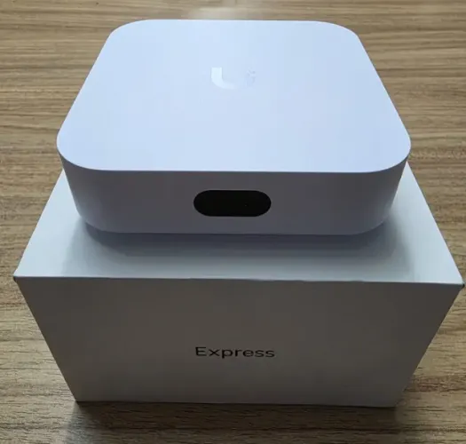 Ubiquiti UniFi Express (UX) WiFi 6 - Compacto e potente | Seminovo