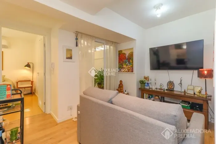 Apartamento Garden Reformado com 1 Dormitório no Coração do Bom Fim A poucos passos da Re