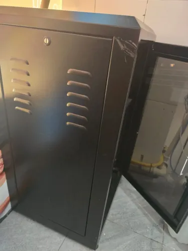 Estande para servidor.