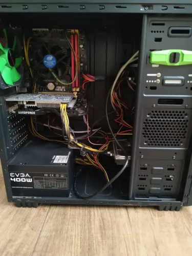 Vendo Pc Gamer básico Com placa de Vídeo e Vai com um monitor LG 17 polegadas 