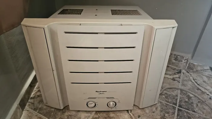 AR CONDICIONADO SPRINGER 10.000 BTUs