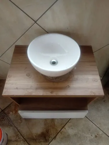 Armário de banheiro com cuba
