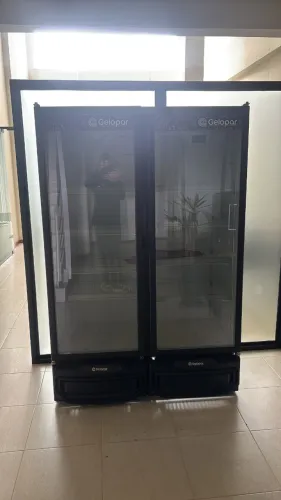 Refrigerador Vertical gelopar 957 litros