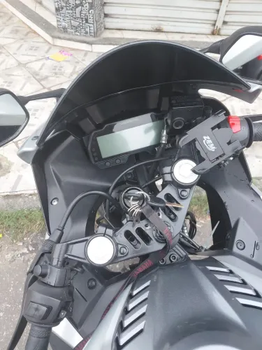 Yamaha R15 impecável