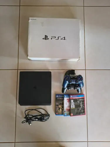 PS4 slim