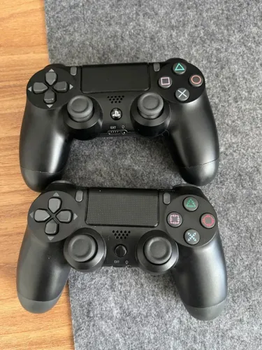 2 Controles PS4 em EXCELENTE ESTADO