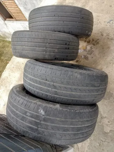 Vendo Pneu aro 195/55/16 meia vida