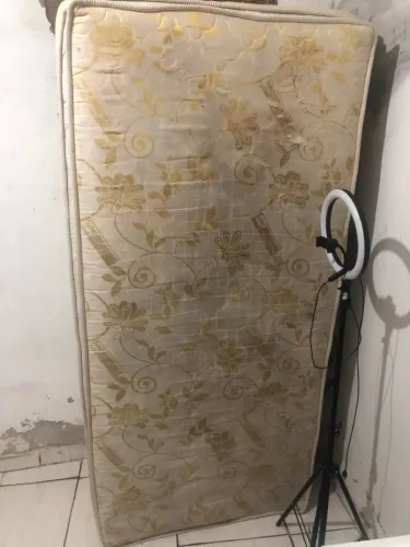 vende se coma, de solteiro, mole