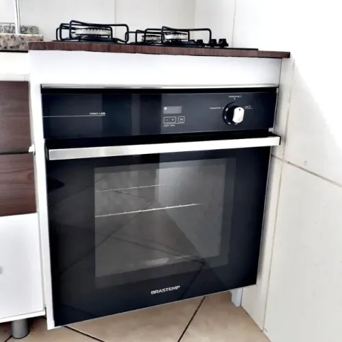 Forno Brastemp de embutir 78L