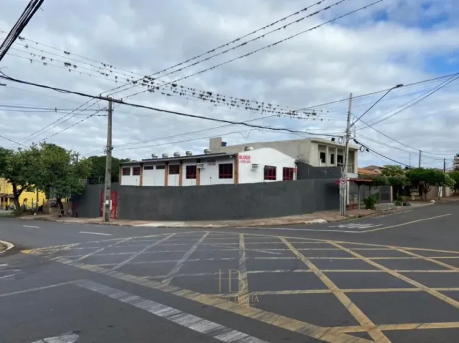 Barracão para Locação na Av. Arthur Thomas
