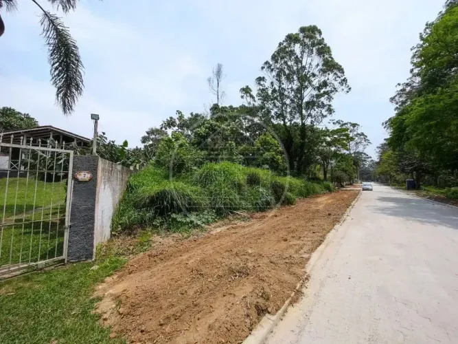Terreno à venda no Parque do Terceiro Lago