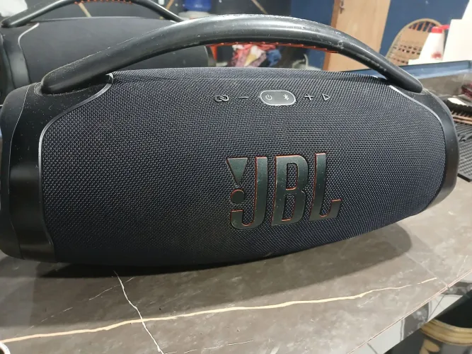 Vendo BOOMBOX 3 original usada