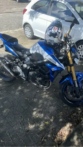 Suzuki GSR-750