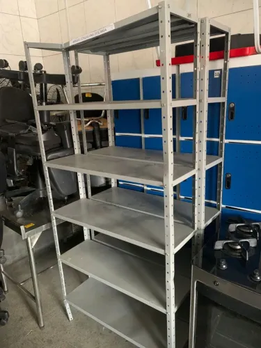 Estante de aço usada 