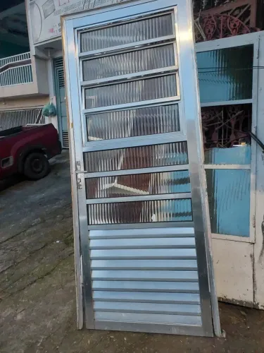 Porta de alumínio 80x210cm